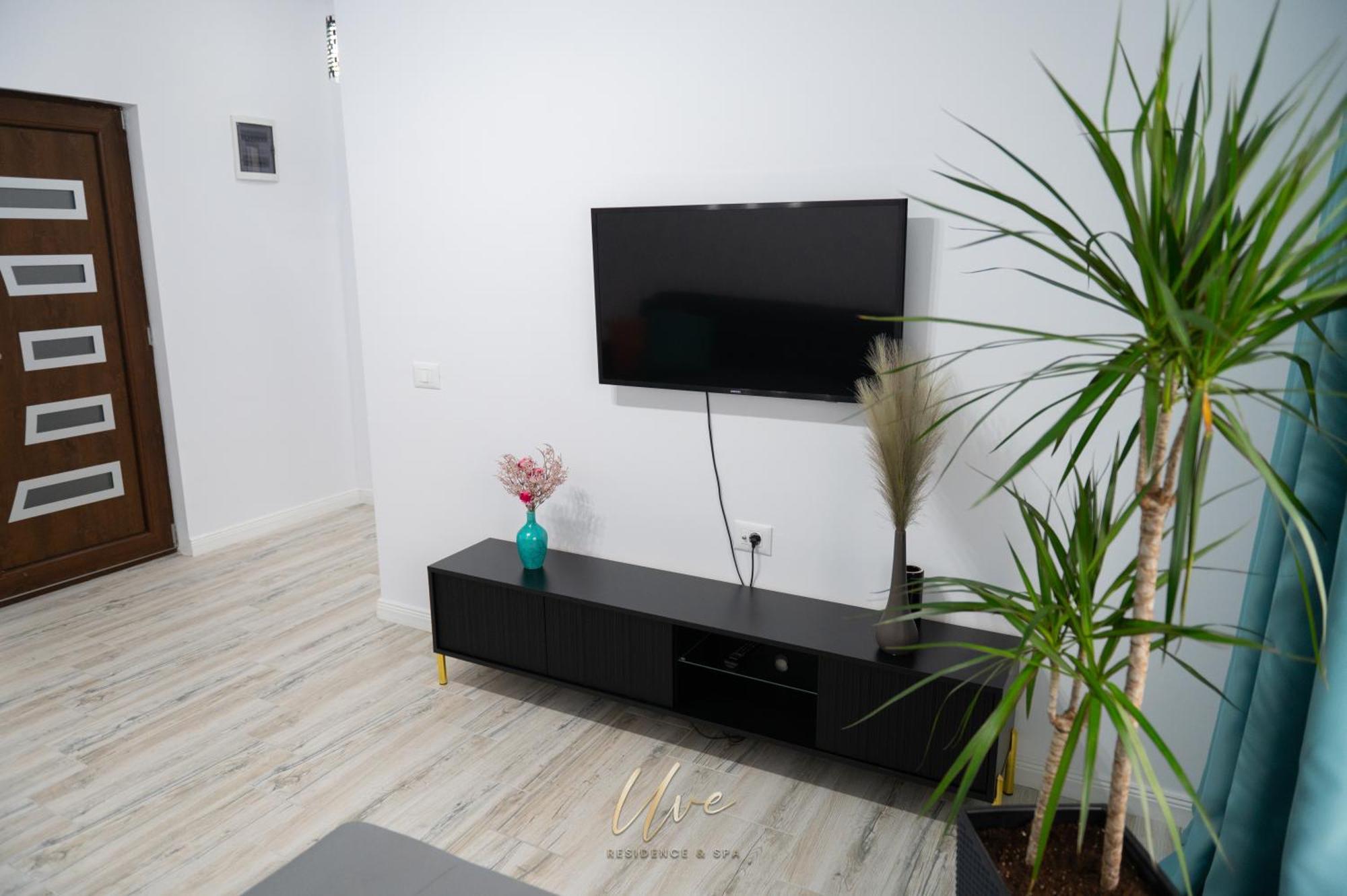 Uve Residence & Spa Piatra Neamt Exterior photo