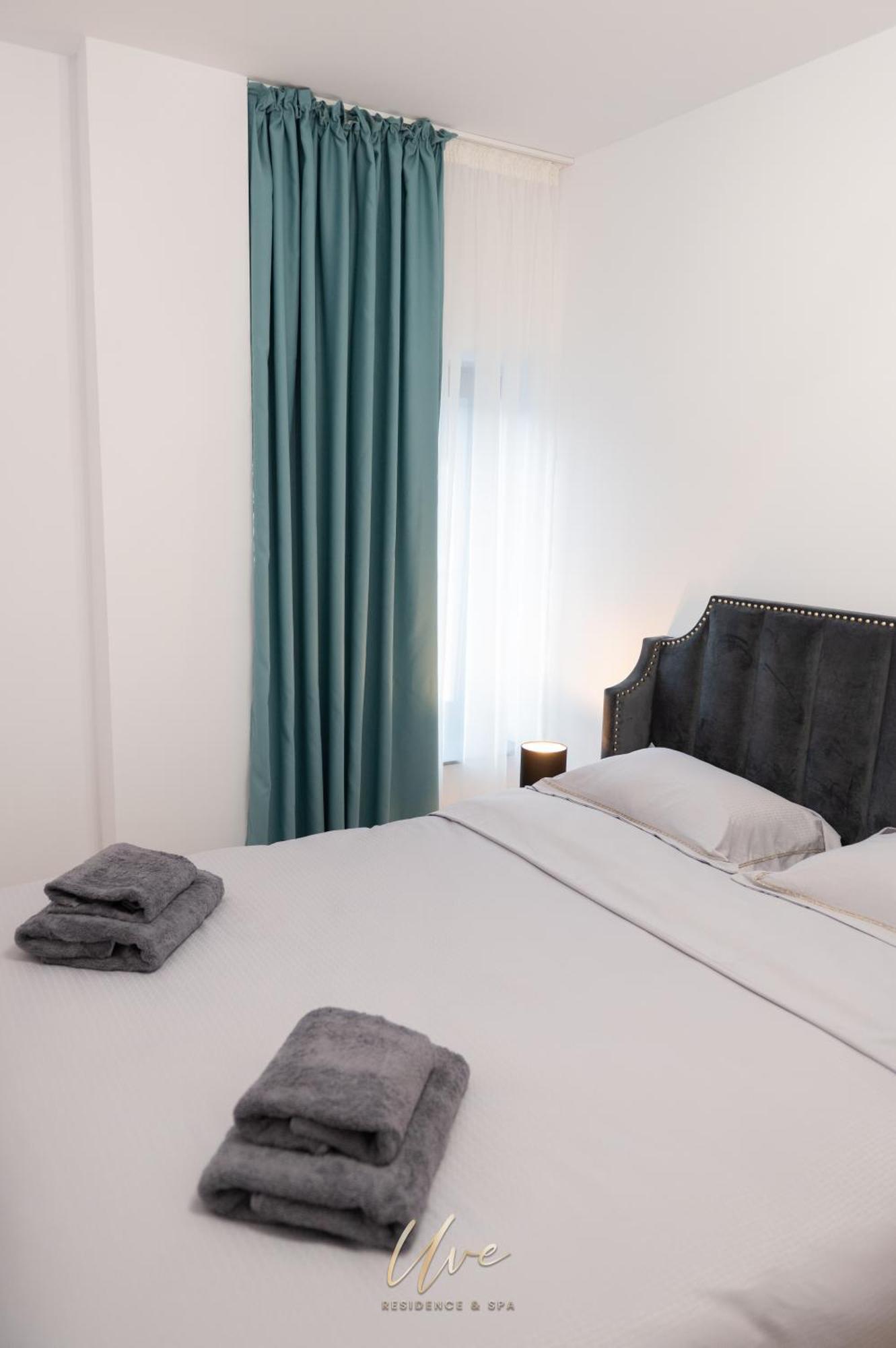Uve Residence & Spa Piatra Neamt Exterior photo