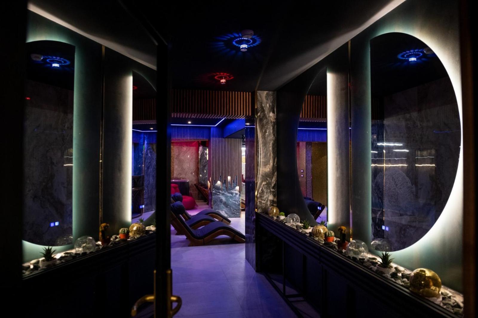 Uve Residence & Spa Piatra Neamt Room photo